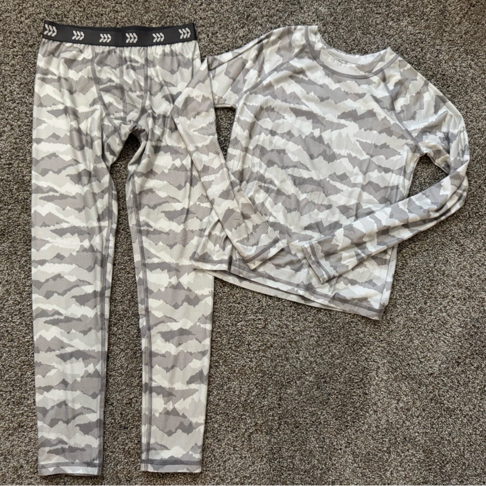 Kids base layer size M (8)